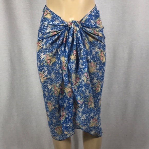Zuliana Blue Floral Multiwear Sarong. Made in USA. New With Tags - Picture 3 of 3